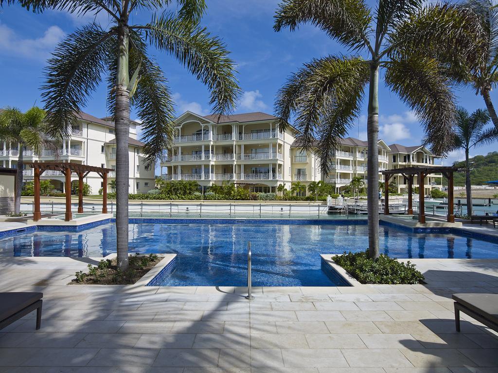 The Landings Resort And Spa - All Suites โกรส อิส์ลีต ภายนอก รูปภาพ